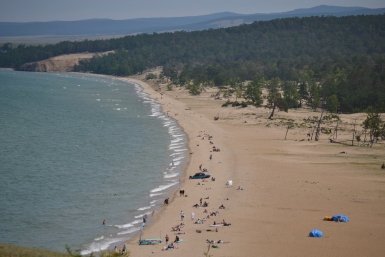 Сарайский пляж на острове Ольхон Анастасия Вострецова, корр. ИА AngarskMedia